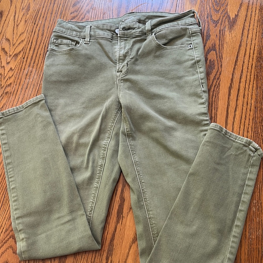 Old navy rockstar super skinny jeans